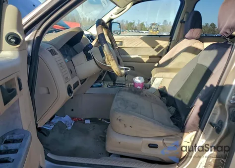 2012 Ford Escape Xlt z USA, uszkodzony, nr VIN 1FMCU9DG3CKB33899